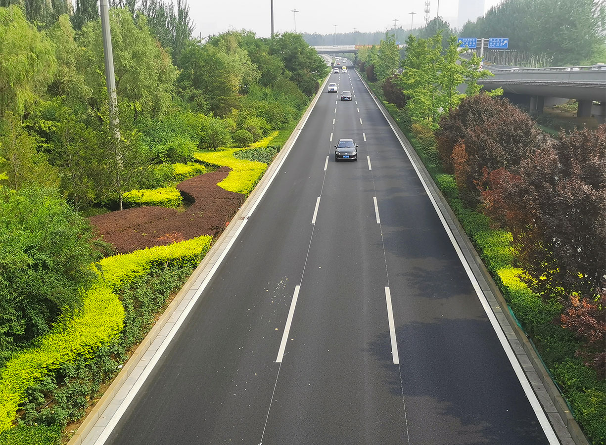 太原市滨河西路道路景观绿化工程